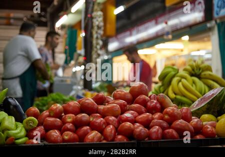 MENDOZA, ARGENTINA, 19/12/2017. Greengrocery, vendita di verdure e frutta, Mercado Central, Mendoza City. Foto: Axel Lloret / www.allofotografia.co Foto Stock