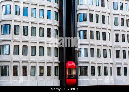 L'accattivante esterno del vecchio Camden Town Hall Annex, ora Standard, Londra. Foto Stock