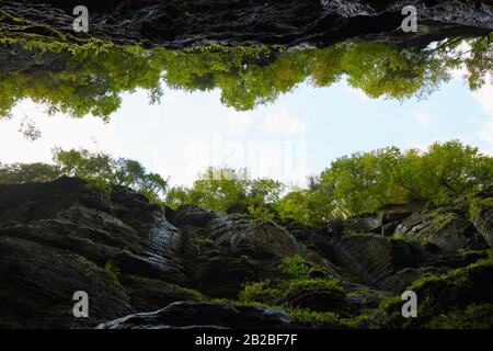 Partnachklamm vista sulle pareti del canyon Foto Stock