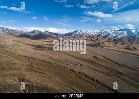 Veduta aerea del paesaggio della zona circostante del Monte Qilian Foto Stock