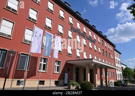 Deutsche Wohnen Gruppe, Mecklenburgische Strasse, Wilmersdorf, Berlino, Deutschland Foto Stock