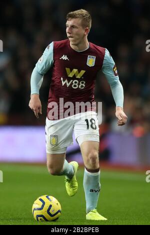 Aston Villa di Matt Targett durante il match di Premier League a Villa Park, Birmingham. Foto Stock