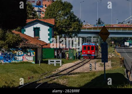 Stazione Usaquen del treno turistico Bogotá Sabana, Turistren, a nord della città, i passeggeri viaggiano in programma turistico per le città vicine, 1 marzo 2020 Foto Stock