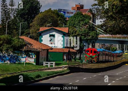 Stazione Usaquen del treno turistico Bogotá Sabana, Turistren, a nord della città, i passeggeri viaggiano in programma turistico per le città vicine, 1 marzo 2020 Foto Stock