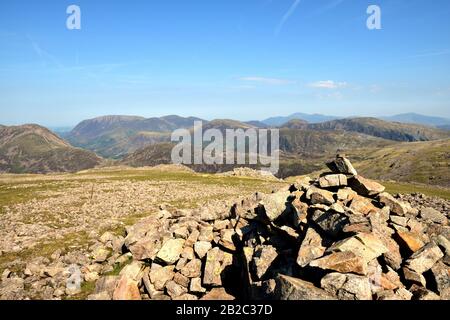 I Vertici Sopra Buttermere Da Kirk Cadde Cairn Foto Stock