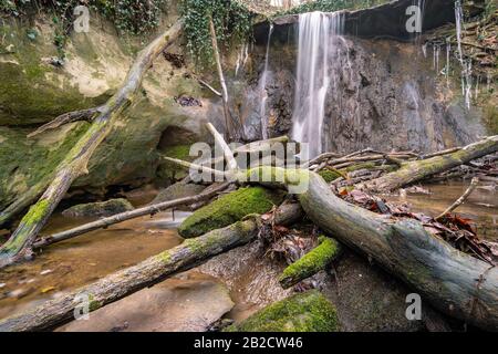 Ha scoperto alcuni vecchi tunnel dalla seconda guerra mondiale nell'alta Svevia dagli agricoltori e dai civili. Foto Stock
