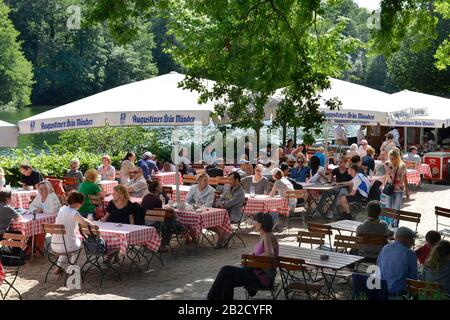 Biergarten, Fischerhuette, Schlachtensee, Zehlendorf, Berlino, Deutschland Foto Stock