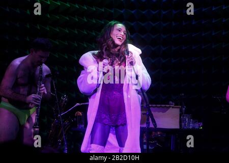 Lo Skivvies in concerto con ospiti speciali al Joe's Pub - Performance. Con: Brennyn Lark Dove: New York, New York, Stati Uniti Quando: 31 Jan 2020 Credit: Joseph Marzullo/Wenn.com Foto Stock