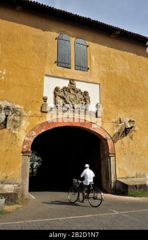 Sri Lanka, Galle, forte, bicicletta Foto Stock