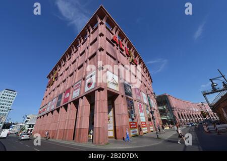 Einkaufszentrum, Alexa, Grunerstrasse, nel quartiere Mitte di Berlino, Deutschland Foto Stock