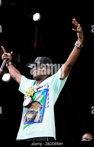 Foto ***Immagine*** Flavor Flav Sparato Da Public Enemy. Philadelphia, PA - 31 AGOSTO: Public Enemy si esibisce durante il 2013 Made in America Festival al Philadelphia Museum of Art il 31 agosto 2013. Credito: PolinRTN/MediaPunch Inc. Foto Stock