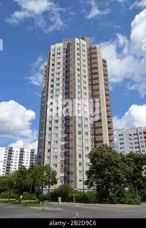 Hochhaus, Lipschitzallee, Gropiusstadt, Neukoelln, Berlino, Deutschland Foto Stock