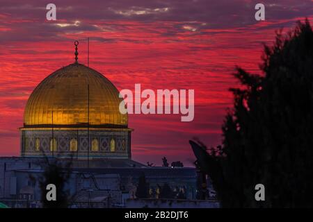 La cupola della roccia a Gerusalemme, Israele all'alba Foto Stock