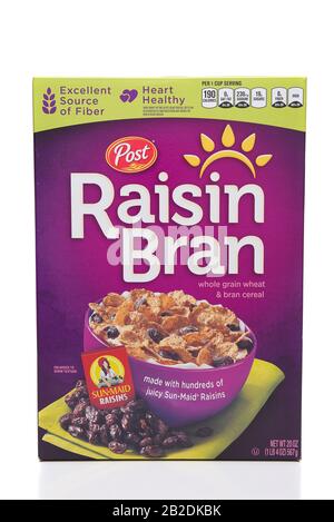 Irvine, CALIFORNIA - 10 MARZO 2018: Cereali post Raisin Bran. Una scatola di 20 once del cereale popolare che è una fonte eccellente di fibra dietetica. Foto Stock