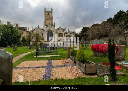 Foto Scattate Nella Parte Posteriore Della Chiesa Parrocchiale Del Cirencester Che Mostrano La Tributo Della Memoria Ai Compagni Caduti In Guerra . Foto Stock