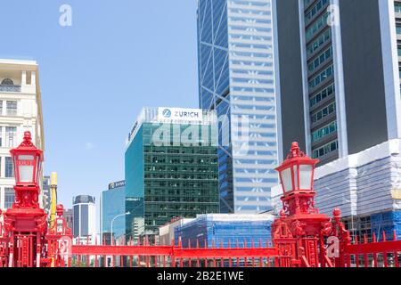 Queens Wharf Gates e gli edifici del centro città, Auckland Waterfront, City Centre, Auckland, Auckland Region, Nuova Zelanda Foto Stock