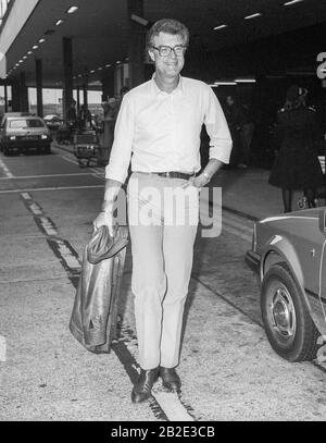 Robin Russell, 14th Duca di Bedford e la Marchese di Tavistock, con arrivo all'aeroporto di Londra Heathrow nel marzo 1984. Foto Stock