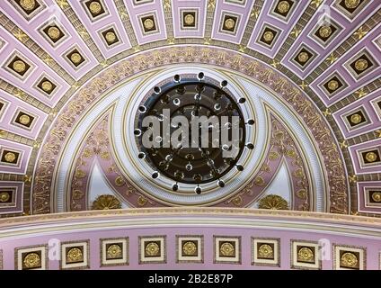 Statuary Hall soffitto e lampadario di notte, edificio del Campidoglio degli Stati Uniti, Washington, DC, colore Foto Stock