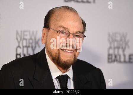 Gala Di Primavera Del Balletto Di New York City, America - 04 Maggio 2016 - James Lipton Foto Stock