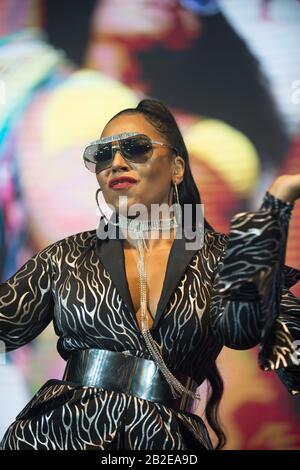 Ashanti AKA Shequoiya Douglas, suona dal vivo all'Hammersmith Apollo. 31.01.20 Con: Ashanti Dove: Londra, Regno Unito Quando: 31 Jan 2020 Credit: Wenn.com Foto Stock