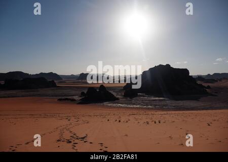 Avventure a Tassili n'Ajjer, sito patrimonio dell'umanità dell'UNESCO nell'Algeria meridionale Foto Stock