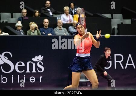 Il 02/03/2020, Gerland, Lyon, Auvergne-Rhône-Alpes, Francia. Prima edizione del torneo femminile di tennis "l'Open 6ème Sens" al Palais des Sports Foto Stock