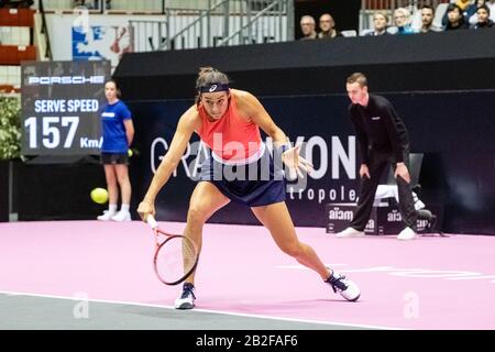 Il 02/03/2020, Gerland, Lyon, Auvergne-Rhône-Alpes, Francia. Prima edizione del torneo femminile di tennis "l'Open 6ème Sens" al Palais des Sports Foto Stock