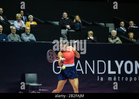 Il 02/03/2020, Gerland, Lyon, Auvergne-Rhône-Alpes, Francia. Prima edizione del torneo femminile di tennis "l'Open 6ème Sens" al Palais des Sports Foto Stock