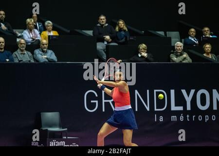 Il 02/03/2020, Gerland, Lyon, Auvergne-Rhône-Alpes, Francia. Prima edizione del torneo femminile di tennis "l'Open 6ème Sens" al Palais des Sports Foto Stock