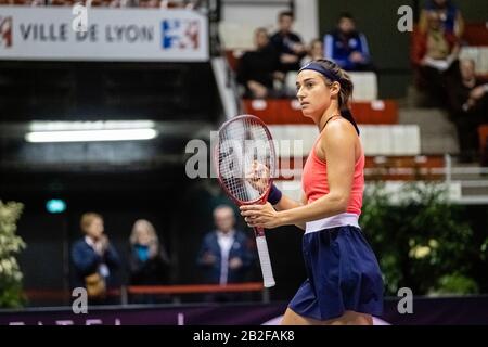 Il 02/03/2020, Gerland, Lyon, Auvergne-Rhône-Alpes, Francia. Prima edizione del torneo femminile di tennis "l'Open 6ème Sens" al Palais des Sports Foto Stock