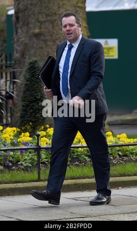 Il capo di frusta al partito conservatore Mark Spencer arriva per una riunione del gabinetto al 10 Downing Street, Londra. Foto Stock