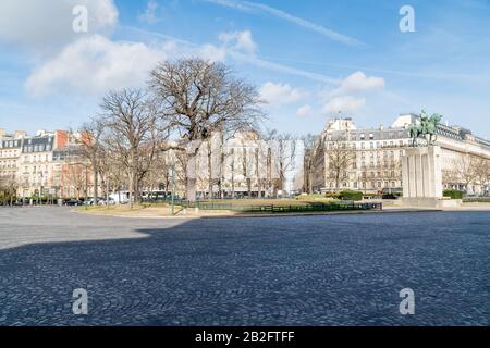 Place du Trocadero in inverno con la statua del maresciallo Foch Foto Stock