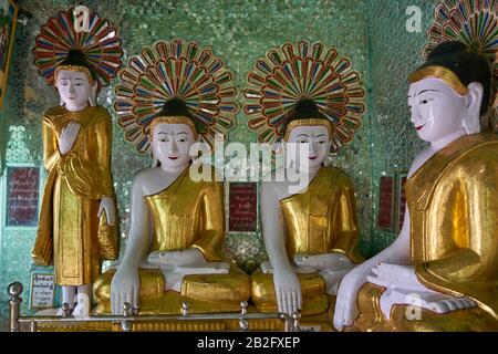 Sitzende Buddha-Statuen, Umin-Thonze-Pagode, Sagaing, Myanmar Foto Stock