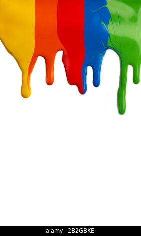 Macchie colorate di vernice che gocciolano su sfondo bianco Foto Stock