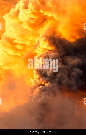 Potente Esplosione Del Vulcano Tungurahua Su 1st Di Febbraio 2014 Ecuador Sud America Foto Stock