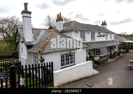 Hare and Hounds a Hall & Woodhouse Public House, Durnstown, Sway, New Forest, Brockenhurst, Hampshire, Inghilterra, Regno Unito Foto Stock