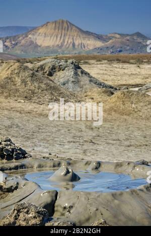 Vulcani di fango di Gobustan vicino a Baku, Azerbaigian Foto Stock