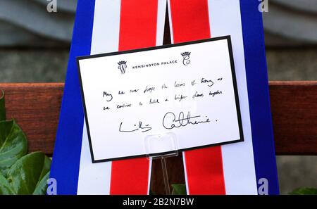 Il messaggio sul giuramento del Duca e della Duchessa di Cambridge come parte della loro visita al Giardino della memoria, Uachtarain, Dublino, durante la loro visita di tre giorni nella Repubblica d'Irlanda. Foto PA. Data Immagine: Martedì 3 Marzo 2020. Vedi la storia di PA ROYAL Cambridge. Photo credit dovrebbe leggere: Gerry Mooney/PA Wire Foto Stock