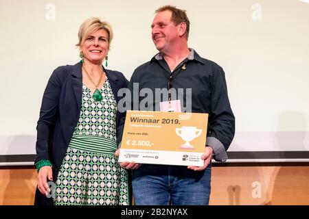 L'Aia, Paesi Bassi. 3rd Mar, 2020. La principessa Laurentien dei Paesi Bassi partecipa alla cerimonia di premiazione del Taalheld (eroe linguistico) 2019 a l'Aia, Paesi Bassi, 3 marzo 2020. Il premio è un premio personale per le persone che prevengono e riducono l'analfabetismo. Credit: Patrick van Katwijk/ ANP OUT |/dpa/Alamy Live News Foto Stock