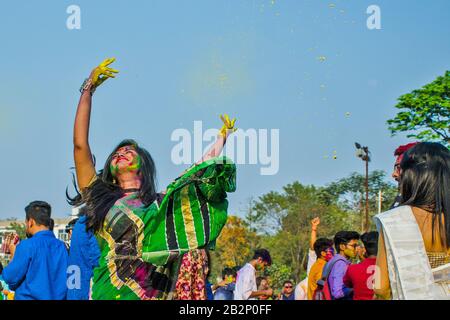 holi festival o basalt utsav a rabindra bharati università kolkata Foto Stock