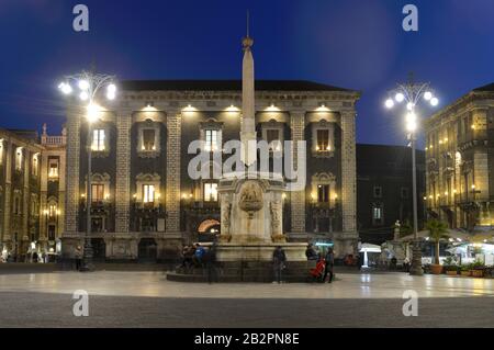 Elefantenbrunnen, Palazzo degli Elefanti, Piazza Duomo, Catania, Sizilien, Italien Foto Stock