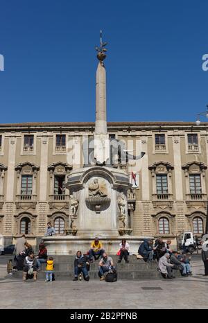 Elefantenbrunnen, Palazzo degli Elefanti, Piazza Duomo, Catania, Sizilien, Italien Foto Stock