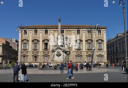 Elefantenbrunnen, Palazzo degli Elefanti, Piazza Duomo, Catania, Sizilien, Italien Foto Stock