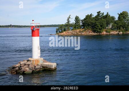 Faro a Thousand Island National Park, St.Laurence River, Ontario, Canada e Stati Uniti nel fiume St.Laurence Foto Stock