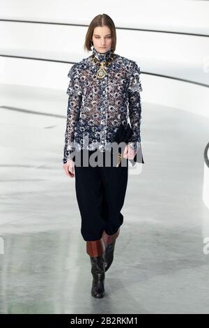 Parigi, Francia. 03rd Mar, 2020. Chanel FW2020-21 Ready to Wear Runway durante la Paris Fashion Week febbraio 2020 - Parigi, Francia 03/03/2020 | utilizzo nel mondo credito: DPA/Alamy Live News Foto Stock