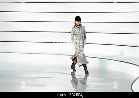 Parigi, Francia. 03rd Mar, 2020. Chanel FW2020-21 Ready to Wear Runway durante la Paris Fashion Week febbraio 2020 - Parigi, Francia 03/03/2020 Credit: DPA/Alamy Live News Foto Stock