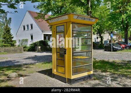 Telefonzelle, Alt-Luebars, Luebars, Reinickendorf, Berlino, Deutschland Foto Stock