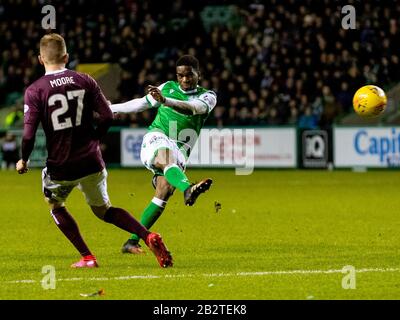 Easter Road, Edimburgo, Regno Unito. 3rd Mar, 2020. Scottish Premiership Football, Hibernian contro Cuore di Midlothian; Stephane Omeonga di Hibernian scatta un colpo al credito obiettivo: Azione Plus Sport/Alamy Live News Foto Stock