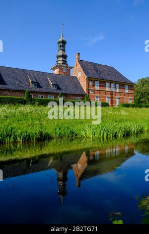 Castello di fronte a Husum, castello fossato, Husum, North Friesland, Schleswig-Holstein, Germania Foto Stock