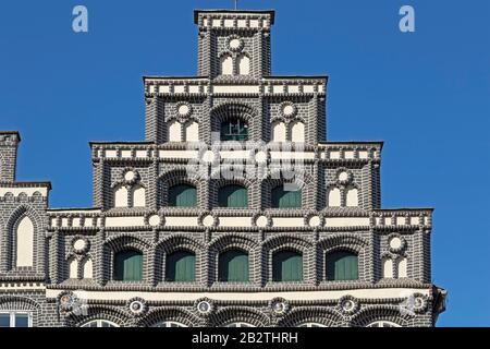 Timpano della Camera di industria e Commercio, Città Vecchia, Lueneburg, Bassa Sassonia, Germania Foto Stock